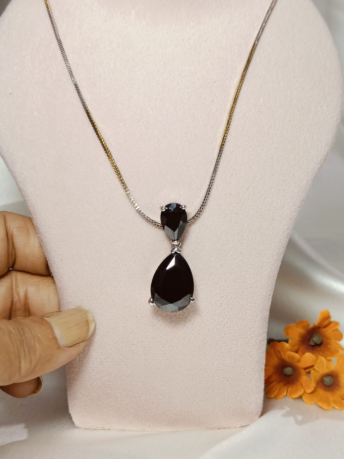Zovira Stone Pendant Set