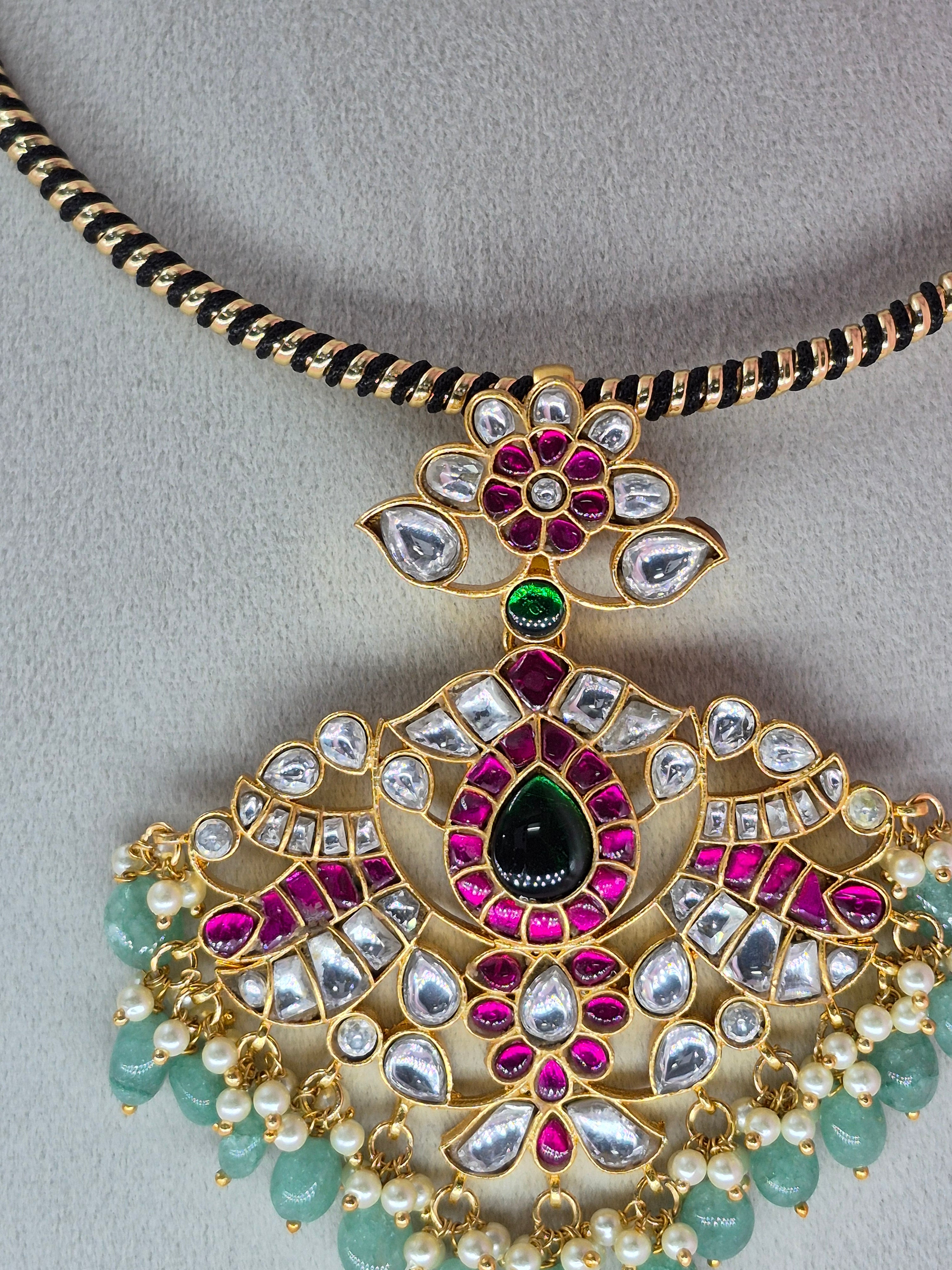 Rajrani Jadau Kundan Chokar / Hasli ,