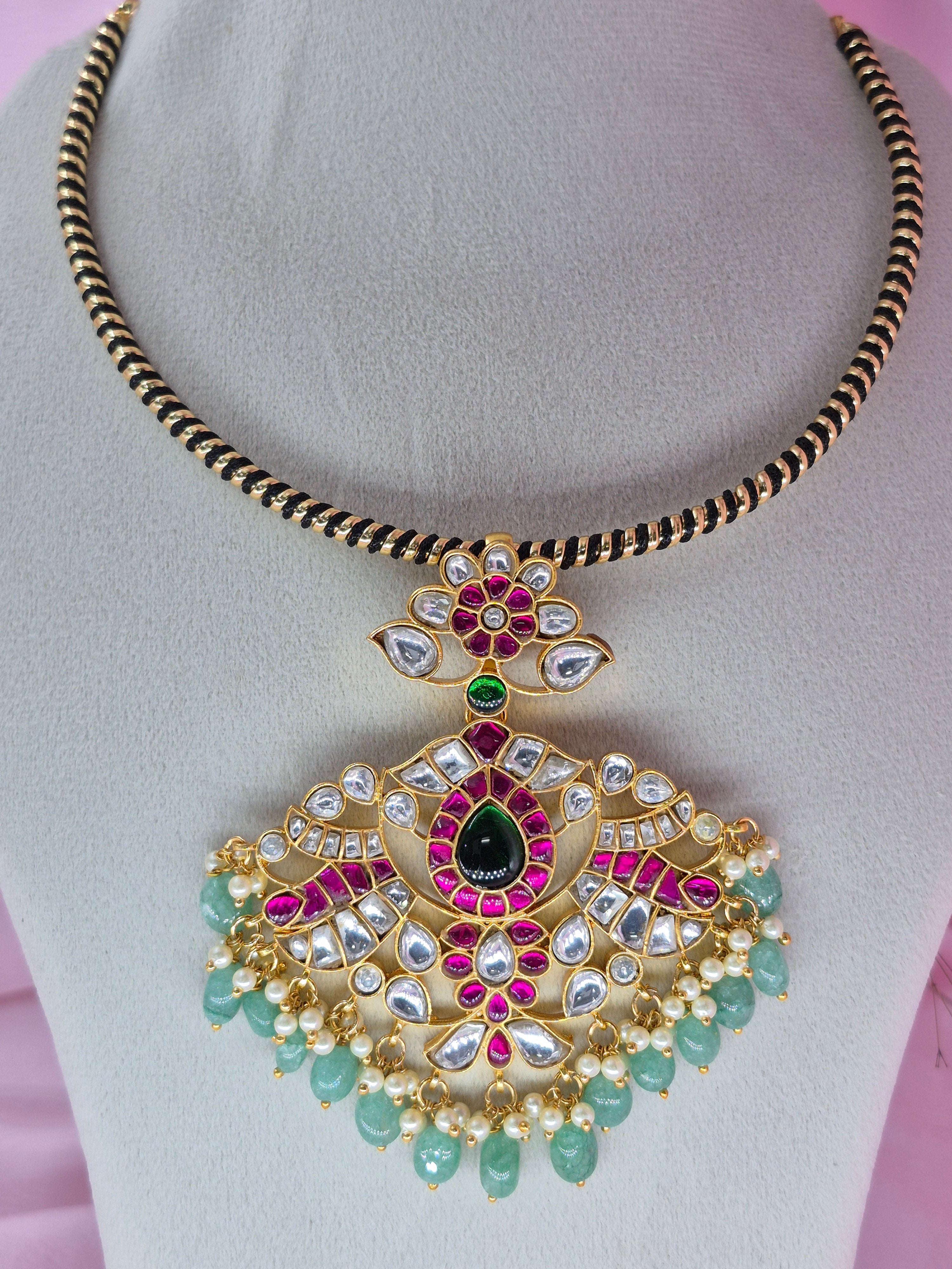 Rajrani Jadau Kundan Chokar / Hasli ,