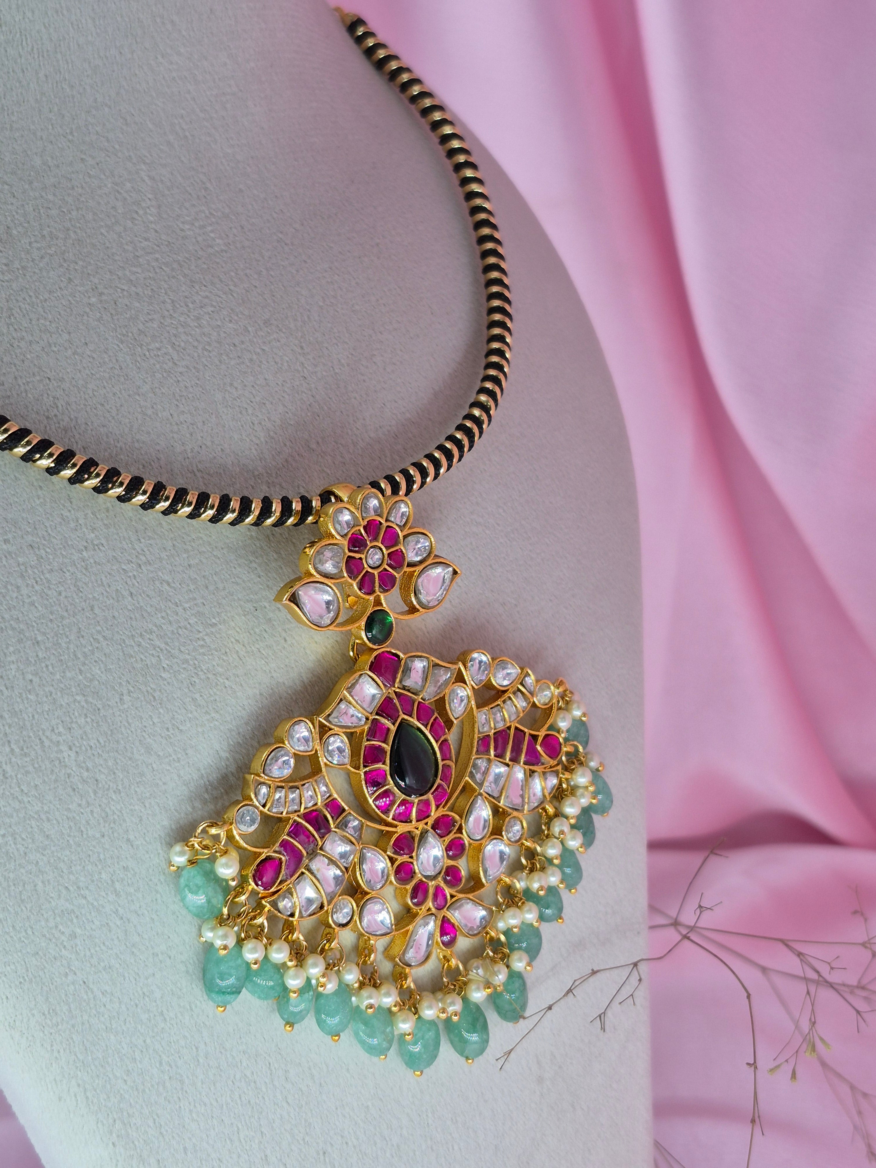 Rajrani Jadau Kundan Chokar / Hasli ,