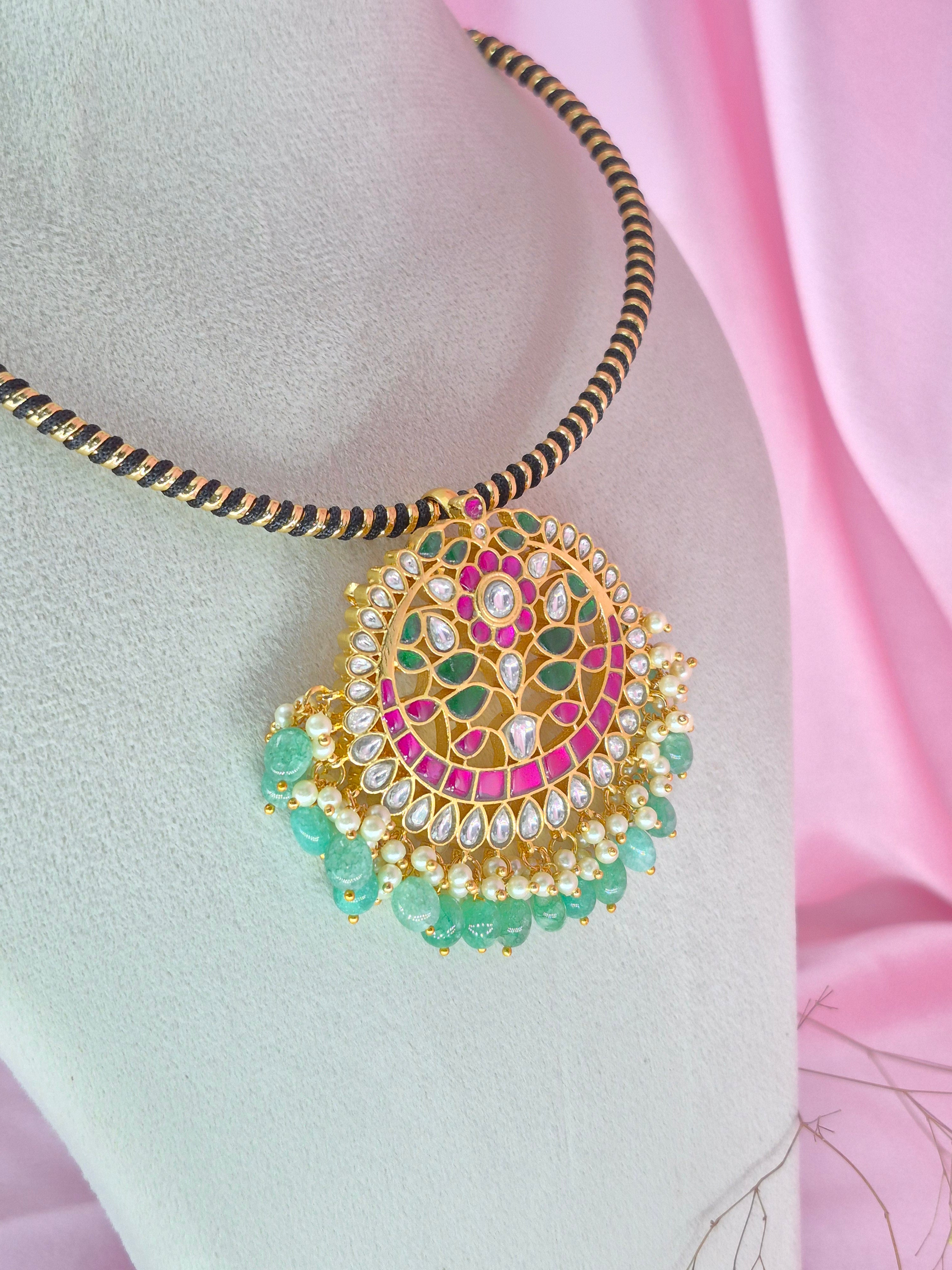 Divyaroop Jadau Kundan Chokar / Hasli