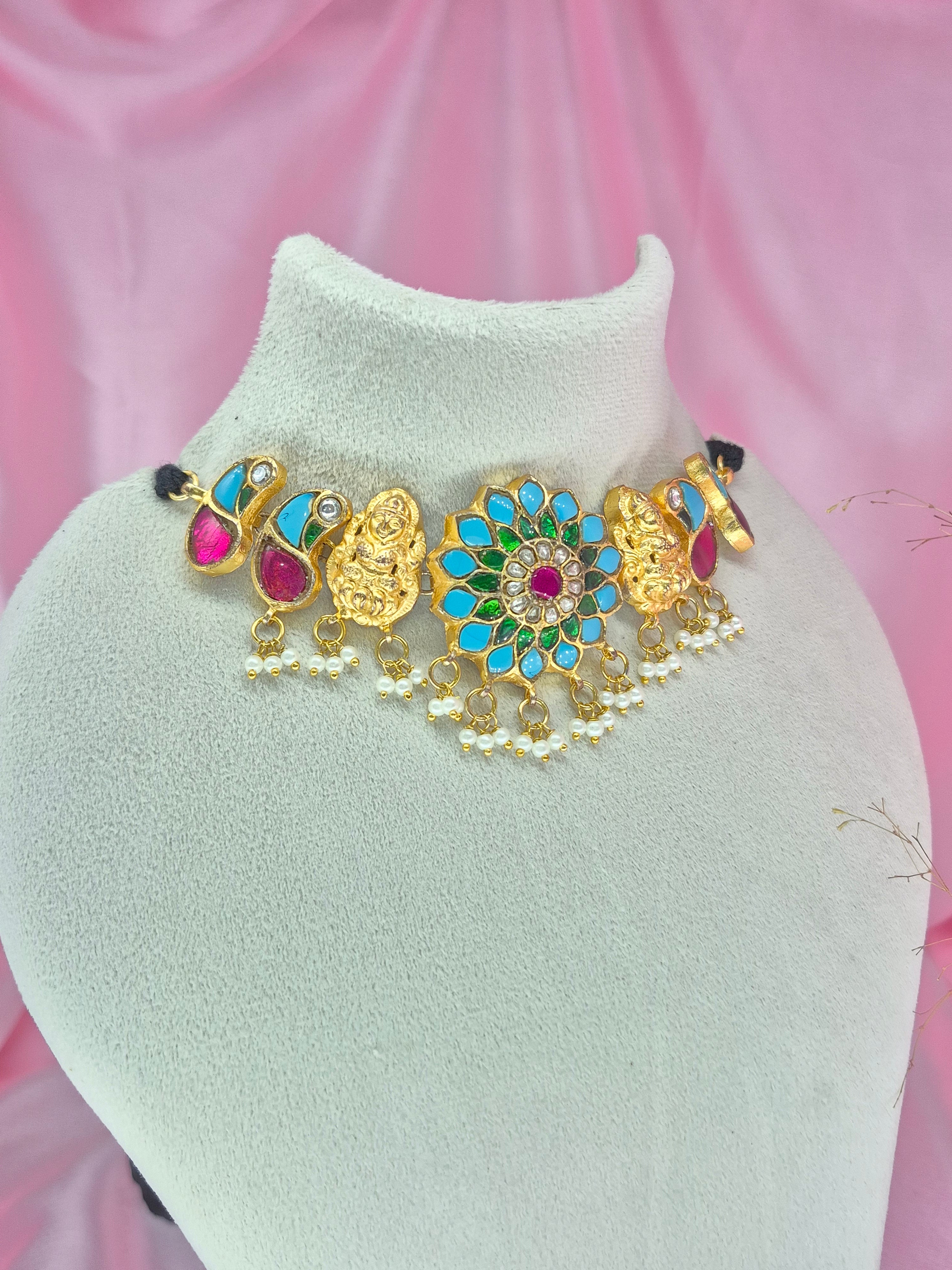 Devmani Chokar Necklace Set