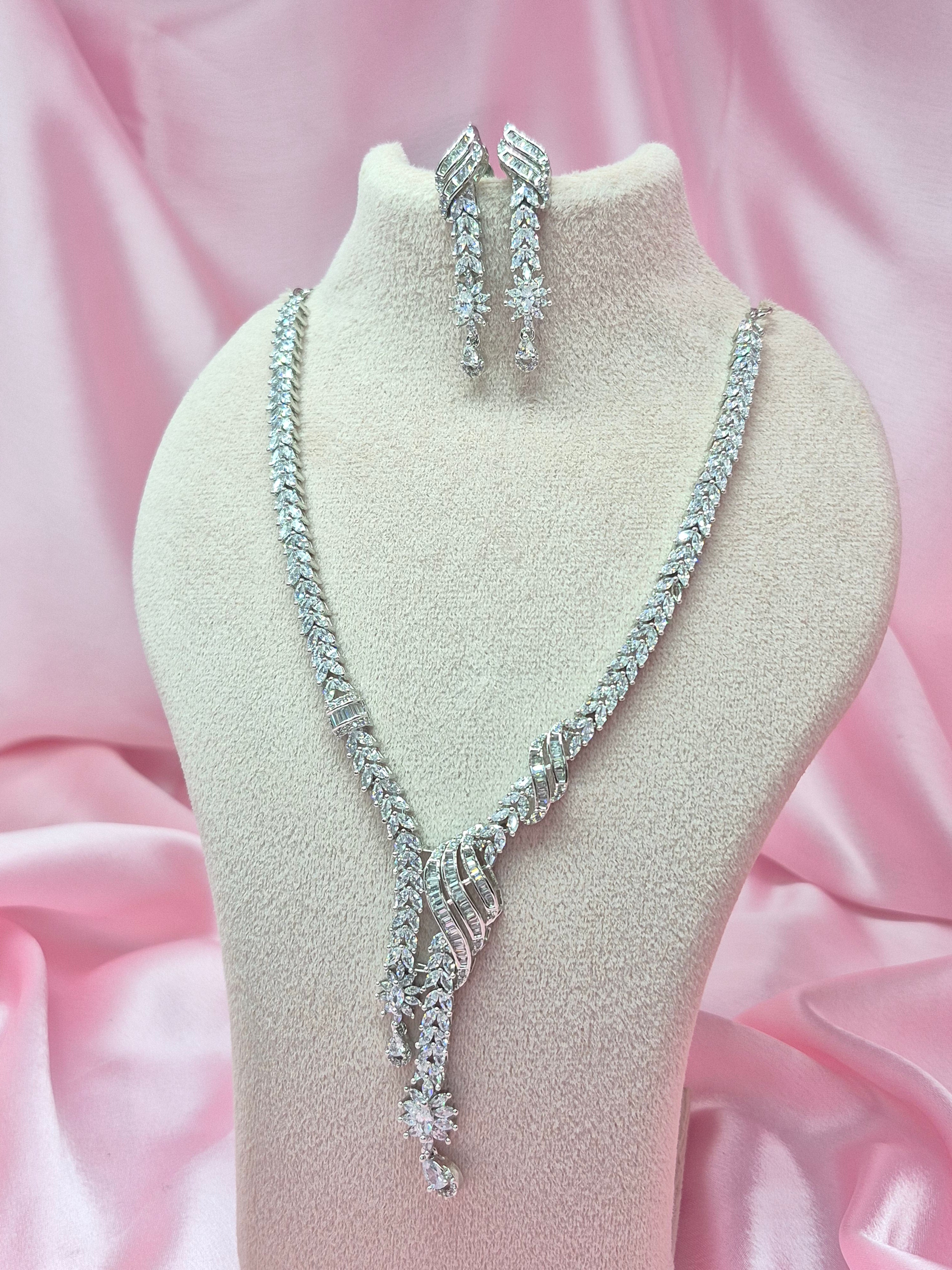 Elaris Zirconia Premium Necklace Set