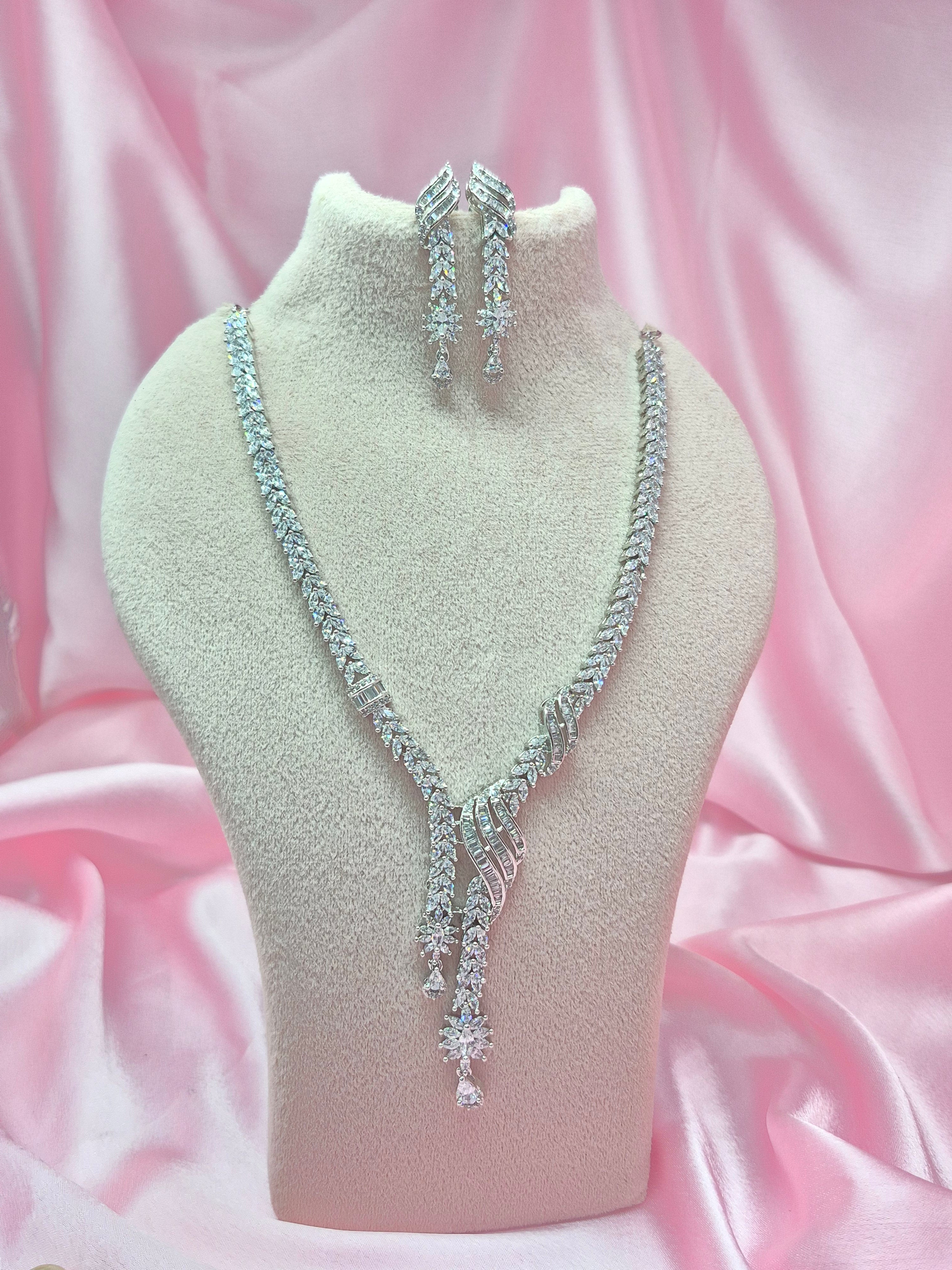 Elaris Zirconia Premium Necklace Set