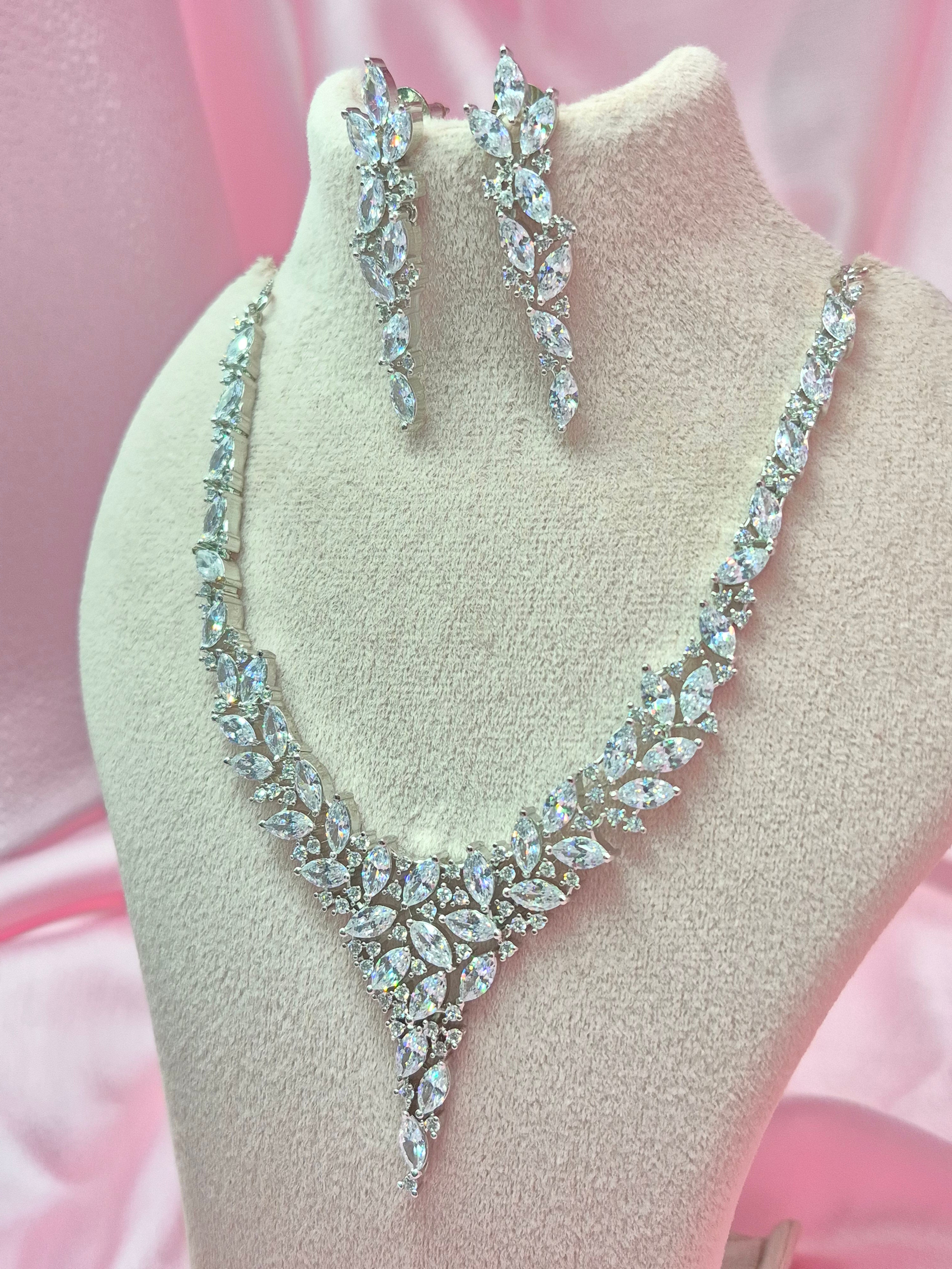 Miravelle Zirconia Necklace Set
