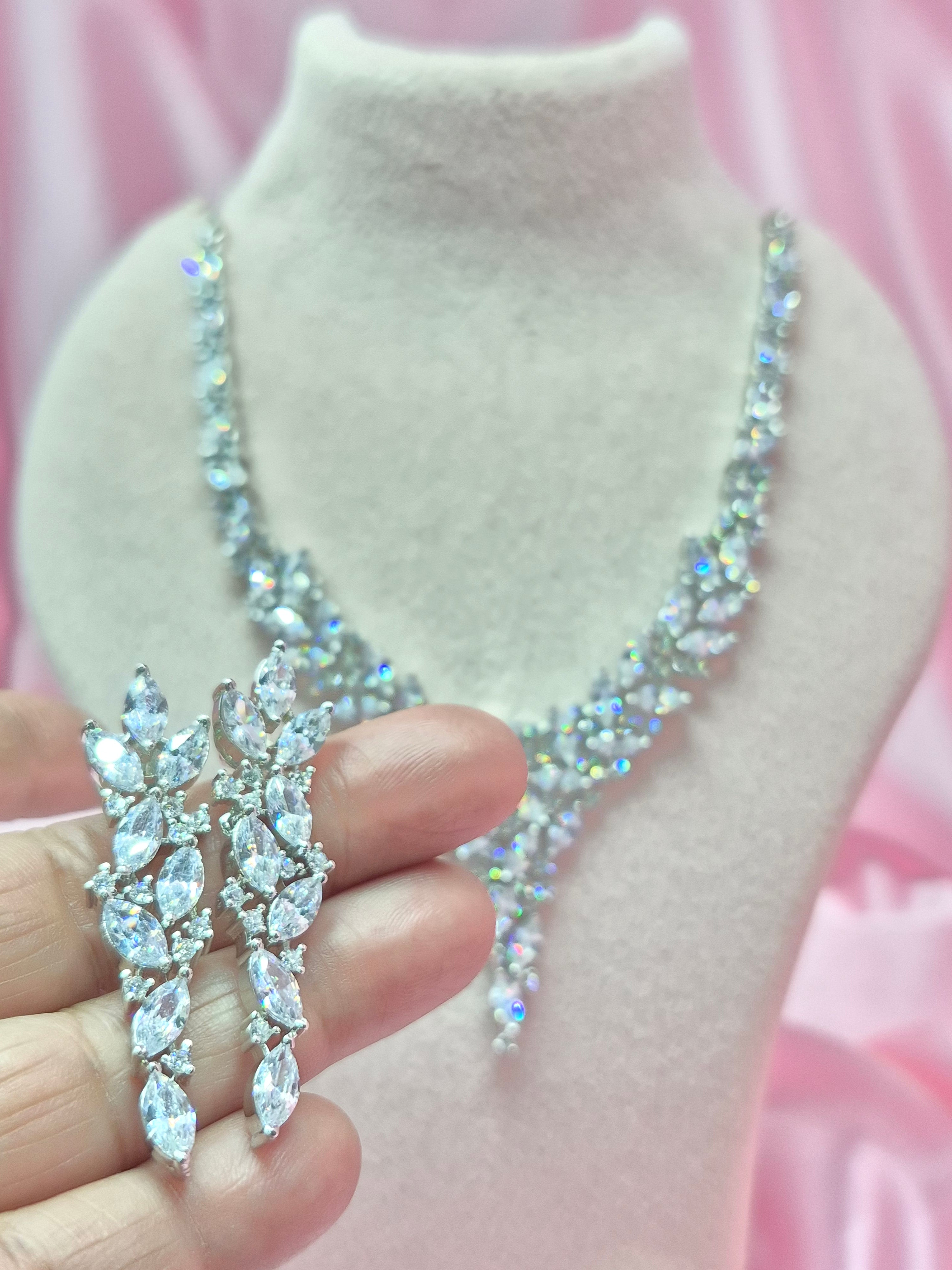 Miravelle Zirconia Necklace Set