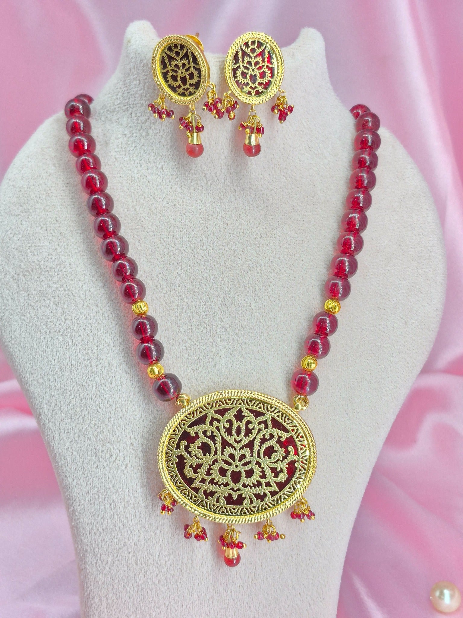 Thewa Pendant Set