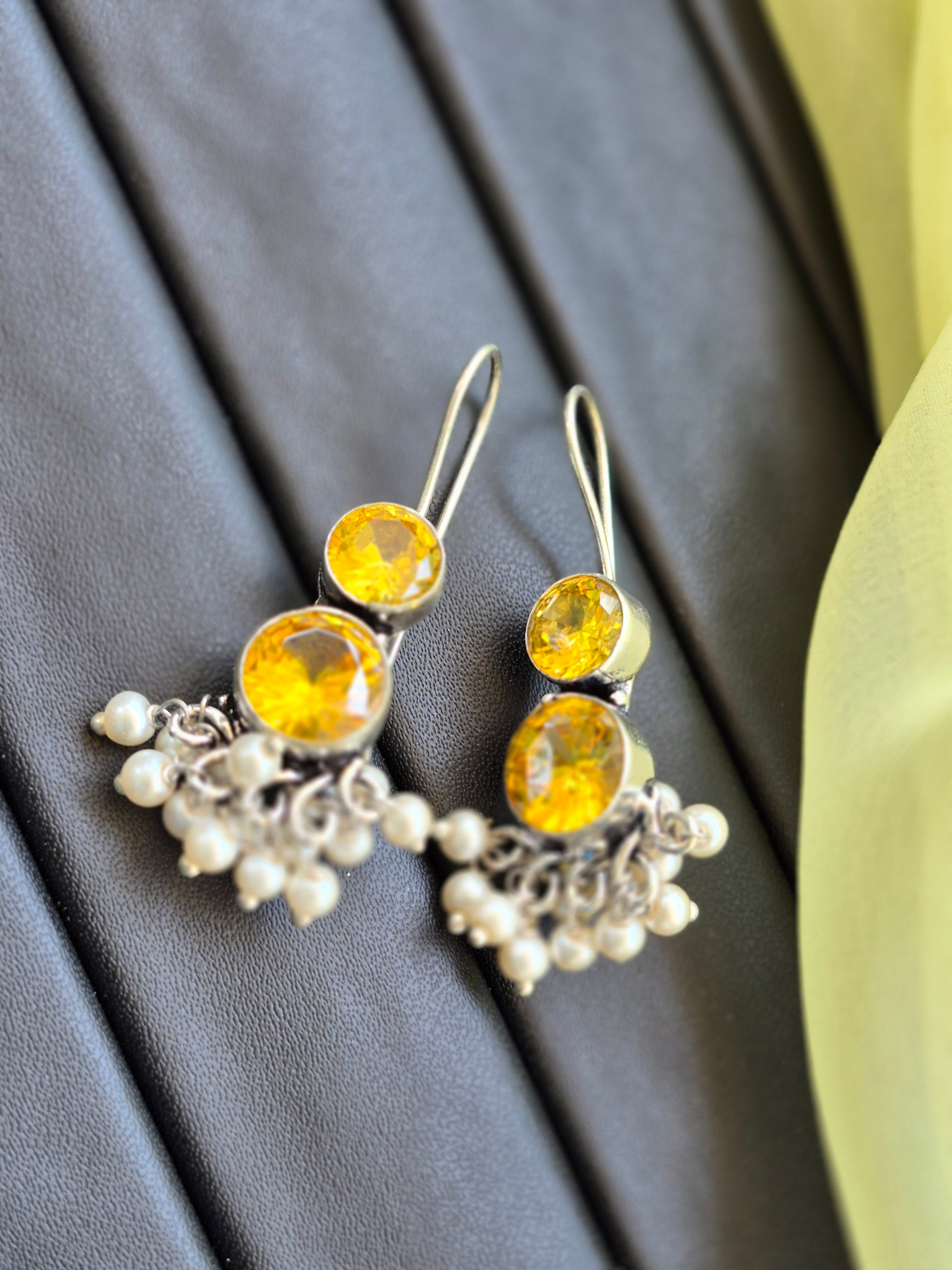 Ivory Glaze GS Hook Earrings