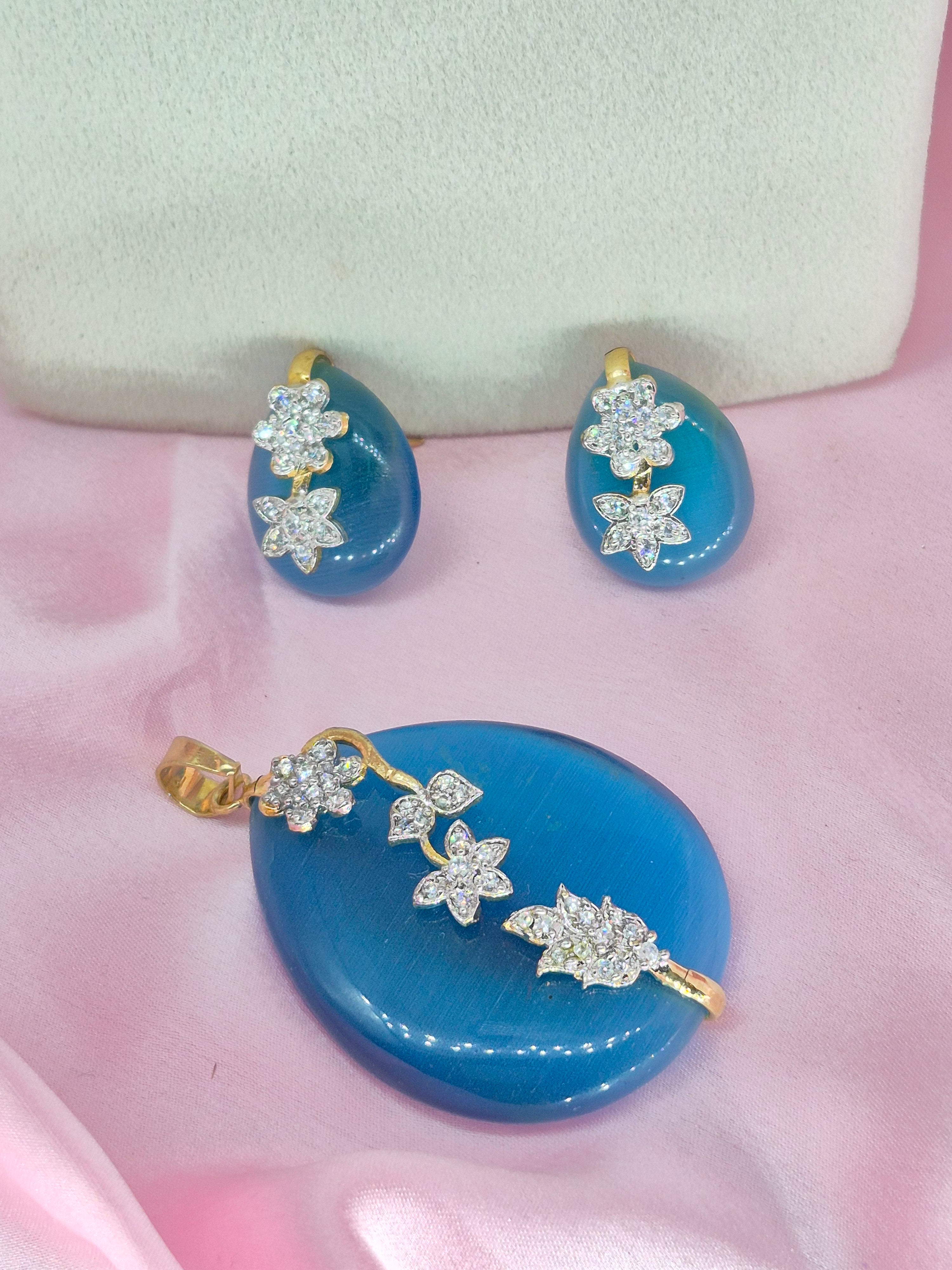 Blue Monalisa Stone Pendant Set