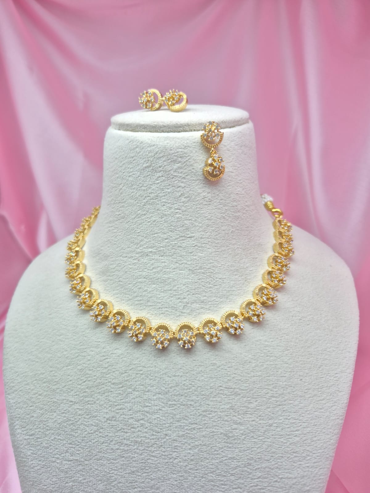 Isadora Zirconia Premium Necklace Set