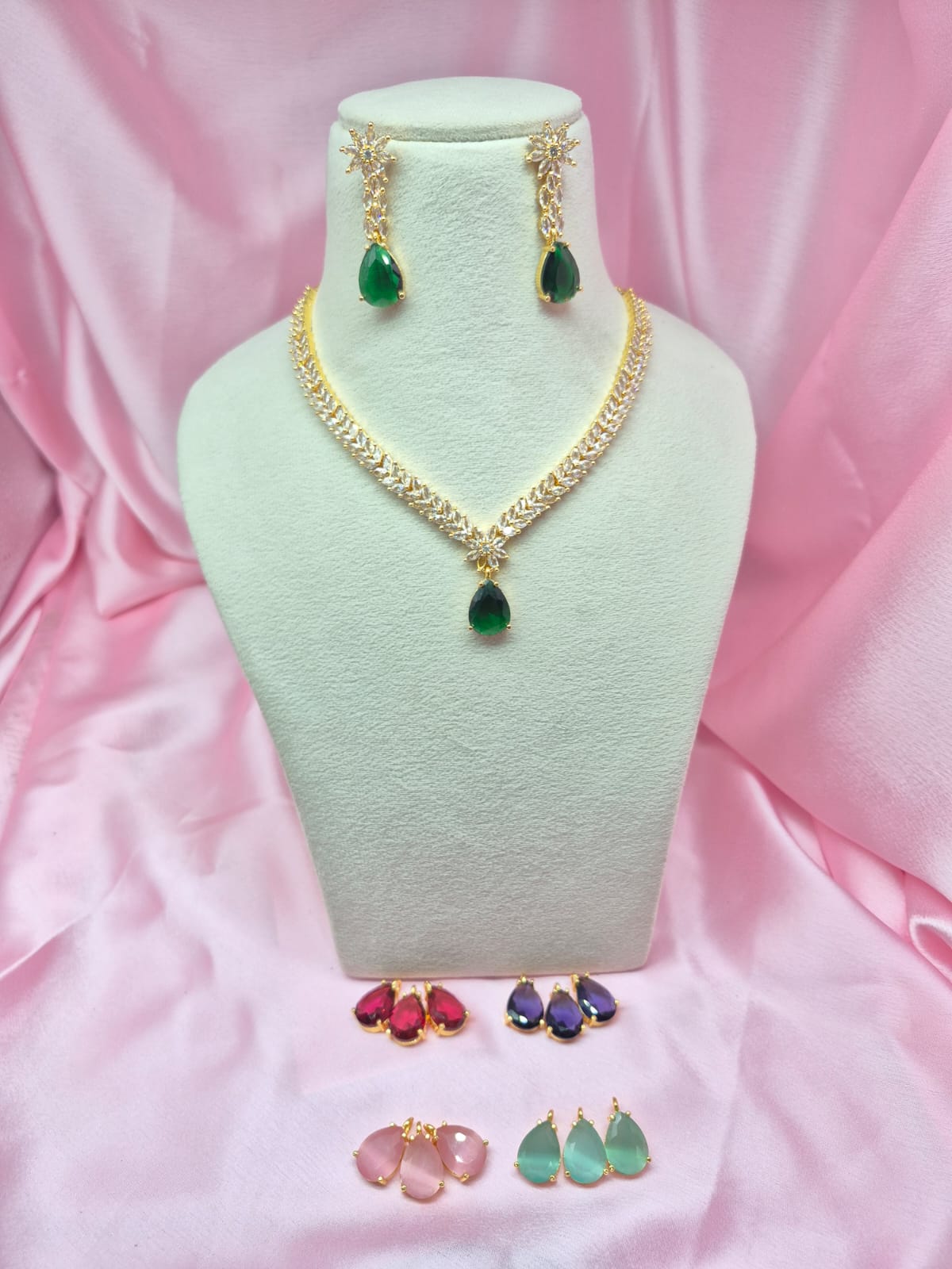 Virelle Zirconia Premium Necklace Set