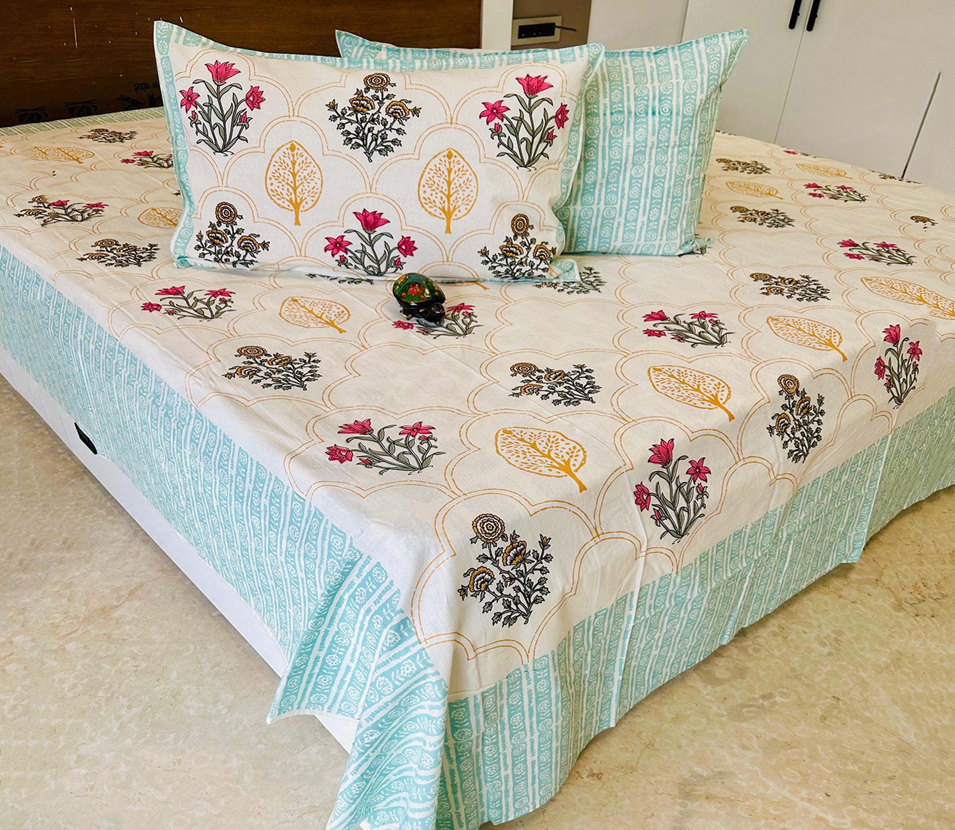 Rajvastra Handblock  Bedsheet Set