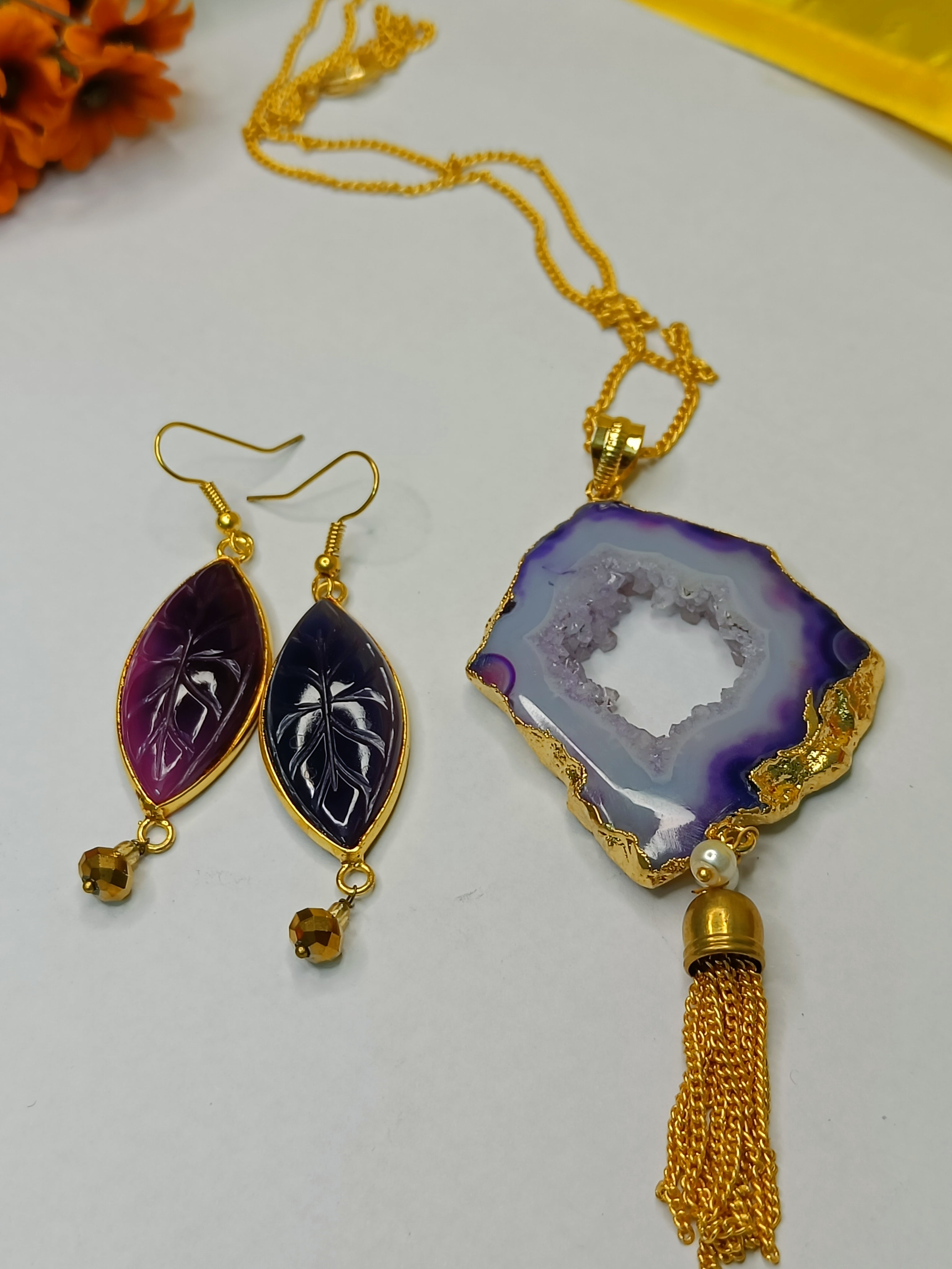 Agate Semi-Precious Pendant Set