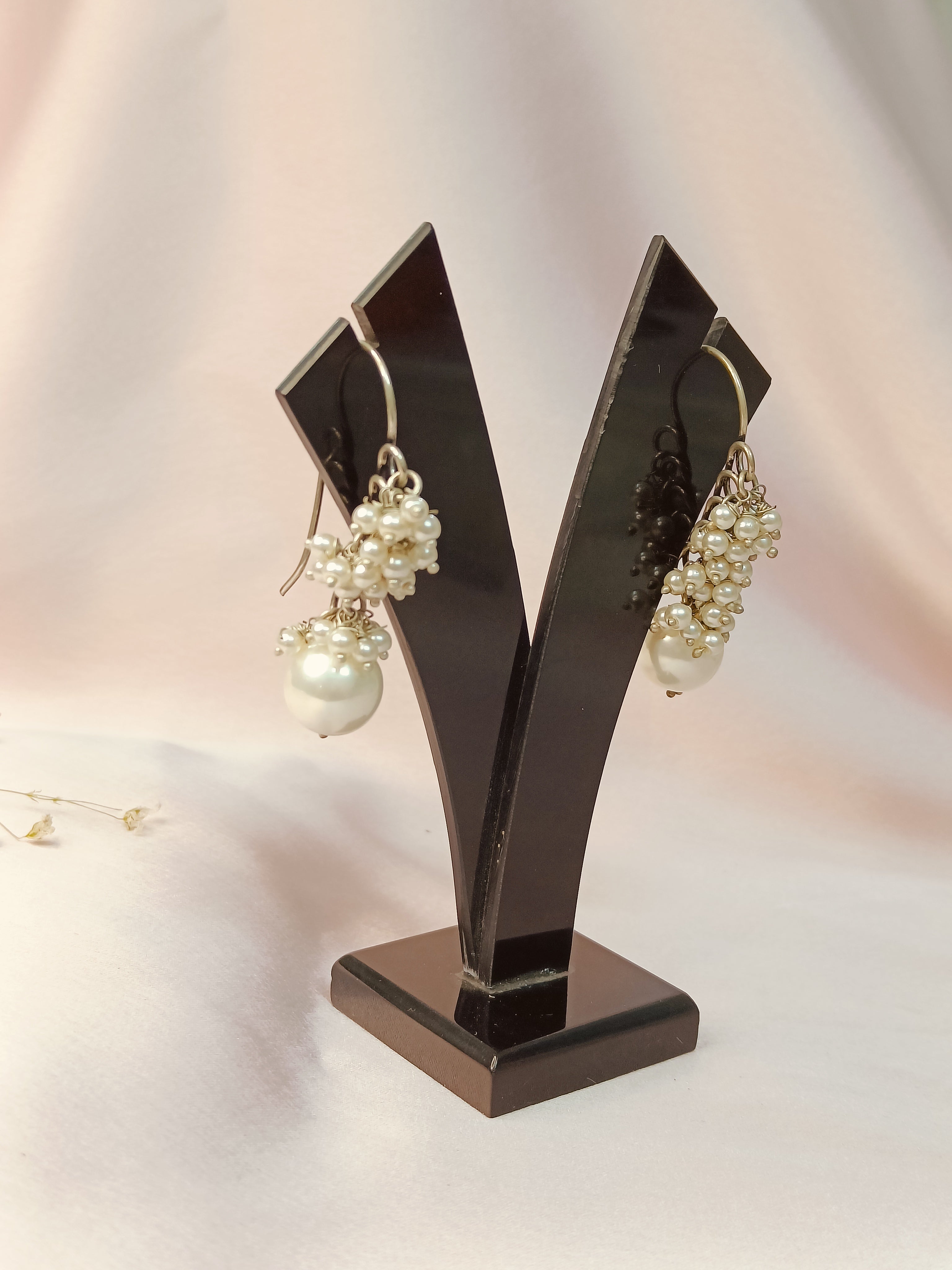 Taru Moti Oxidized Earrings