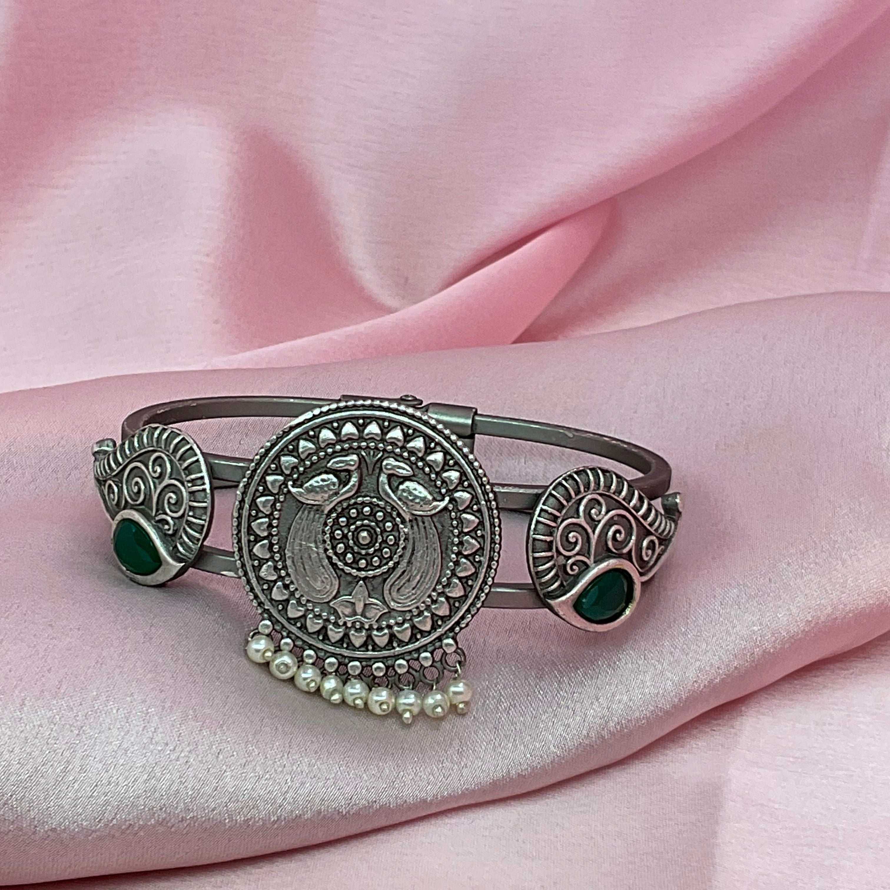 Antique Moor Bracelet [Silver Look alike]