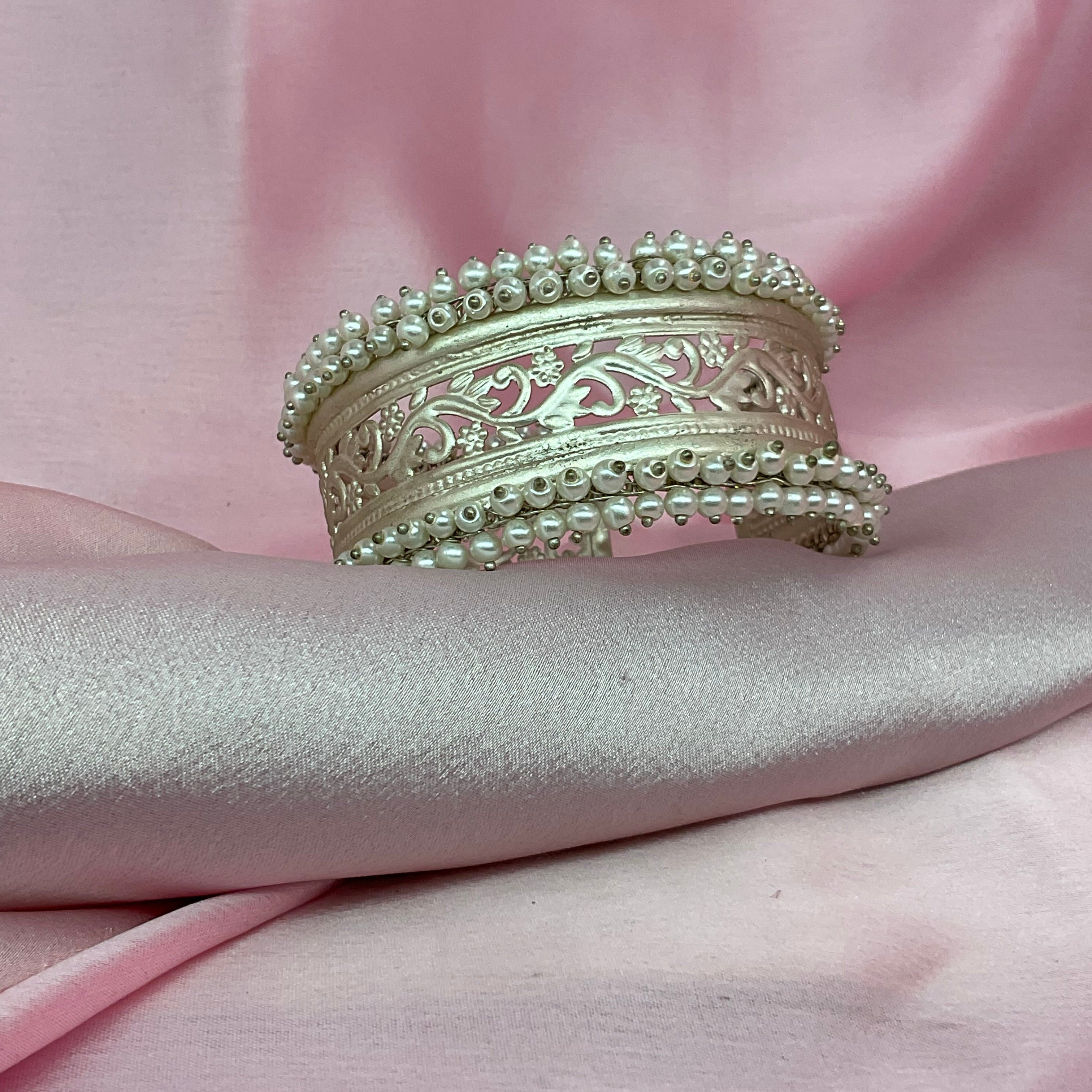 Jaali Filigiri Pearl Kada/ Bracelet [ Freesize]