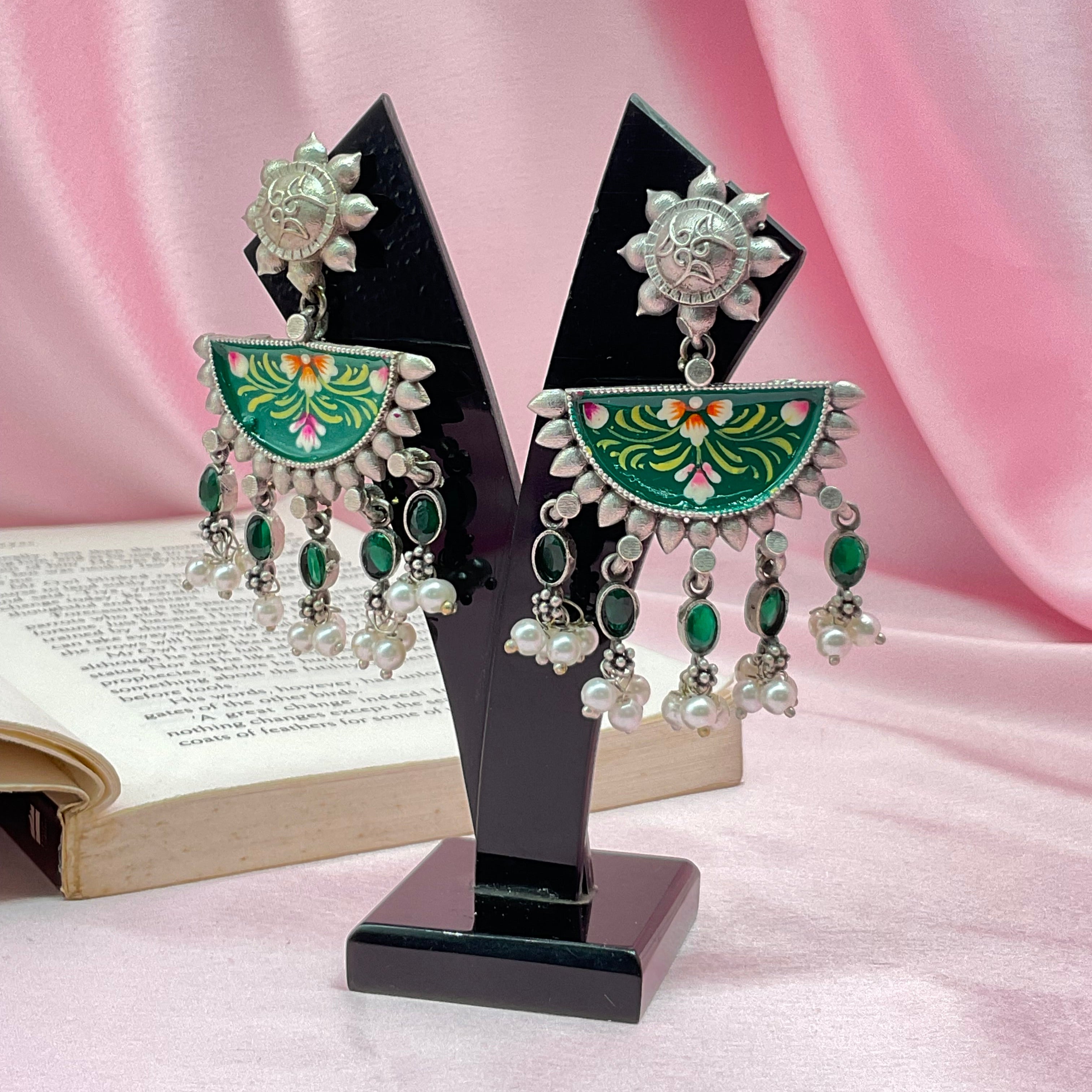 SUHANI  HAND-PAINTED CHANDBALIS