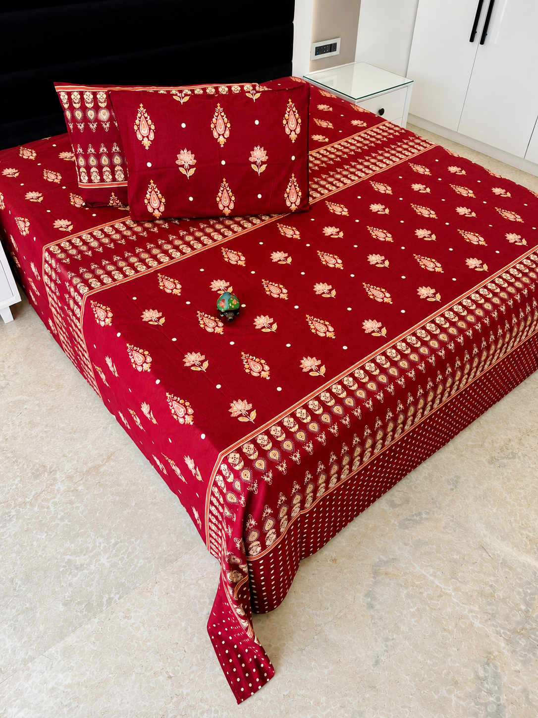 Nindiya Jumbo King Bedsheet Set |110x110 inches | 100% Cotton  •  Jumbo King Bedsheet Set |110x110 inches | 100% Cotton