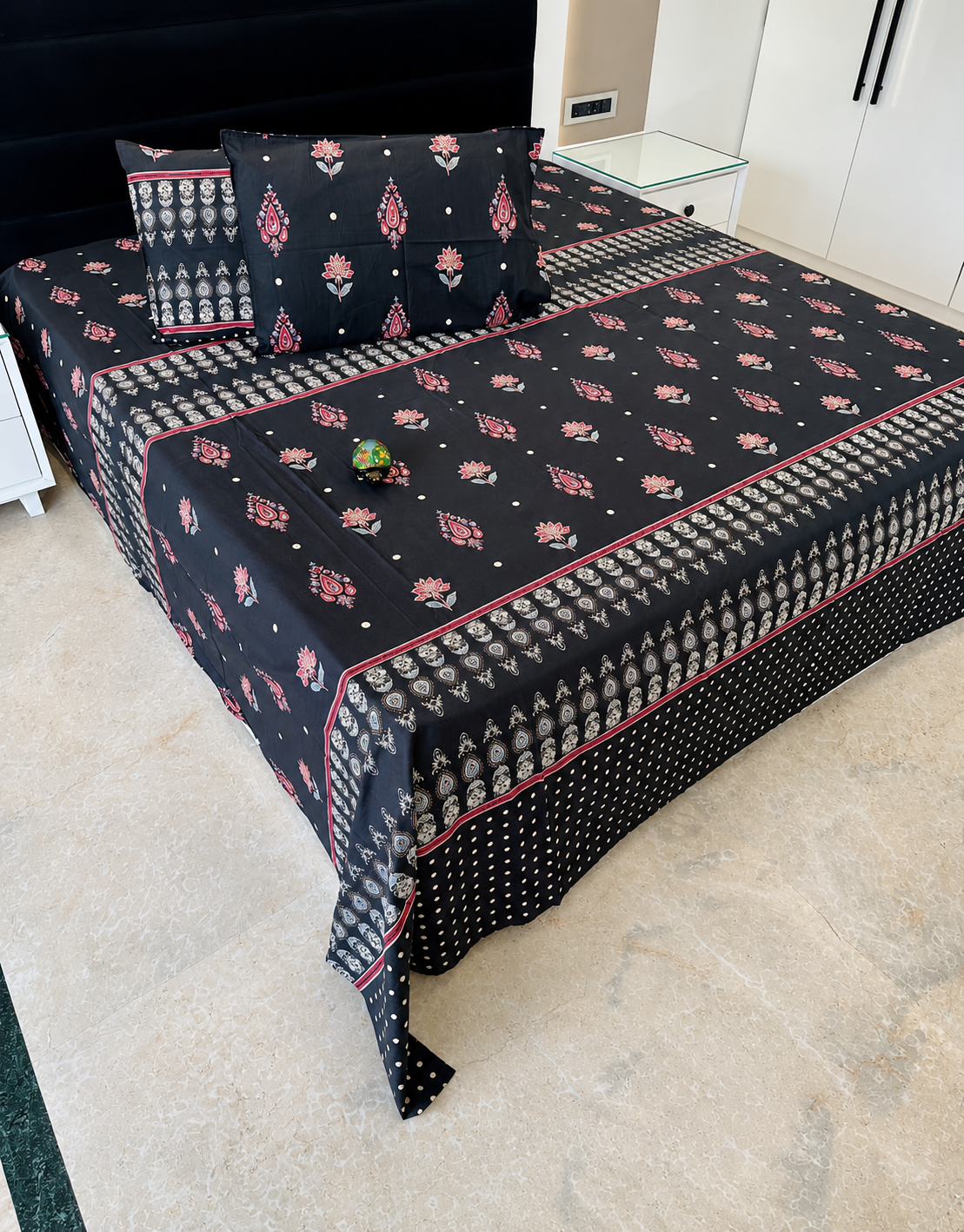 Kanak Jumbo King Bedsheet Set |110x110 inches | 100% Cotton  •  Jumbo King Bedsheet Set |110x110 inches | 100% Cotton