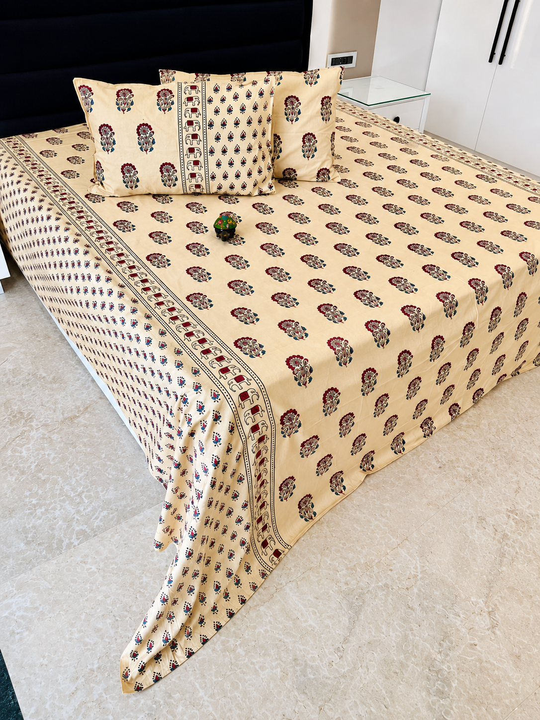 Pallav Jumbo King Bedsheet Set |110x110 inches | 100% Cotton  •  Jumbo King Bedsheet Set |110x110 inches | 100% Cotton