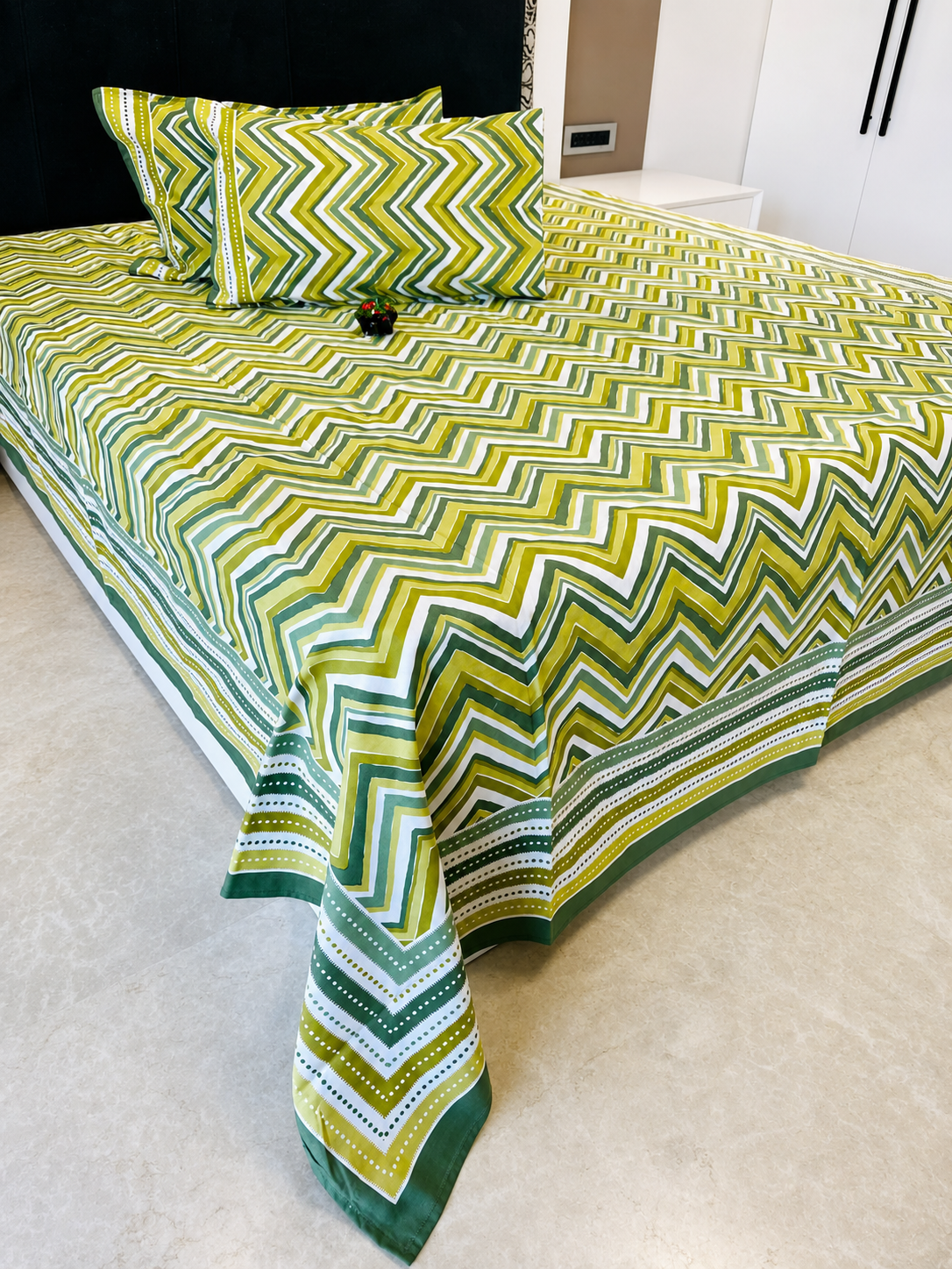 Loomi Handblock Bedsheet Set | 93 × 108 inches | 100% Cotton