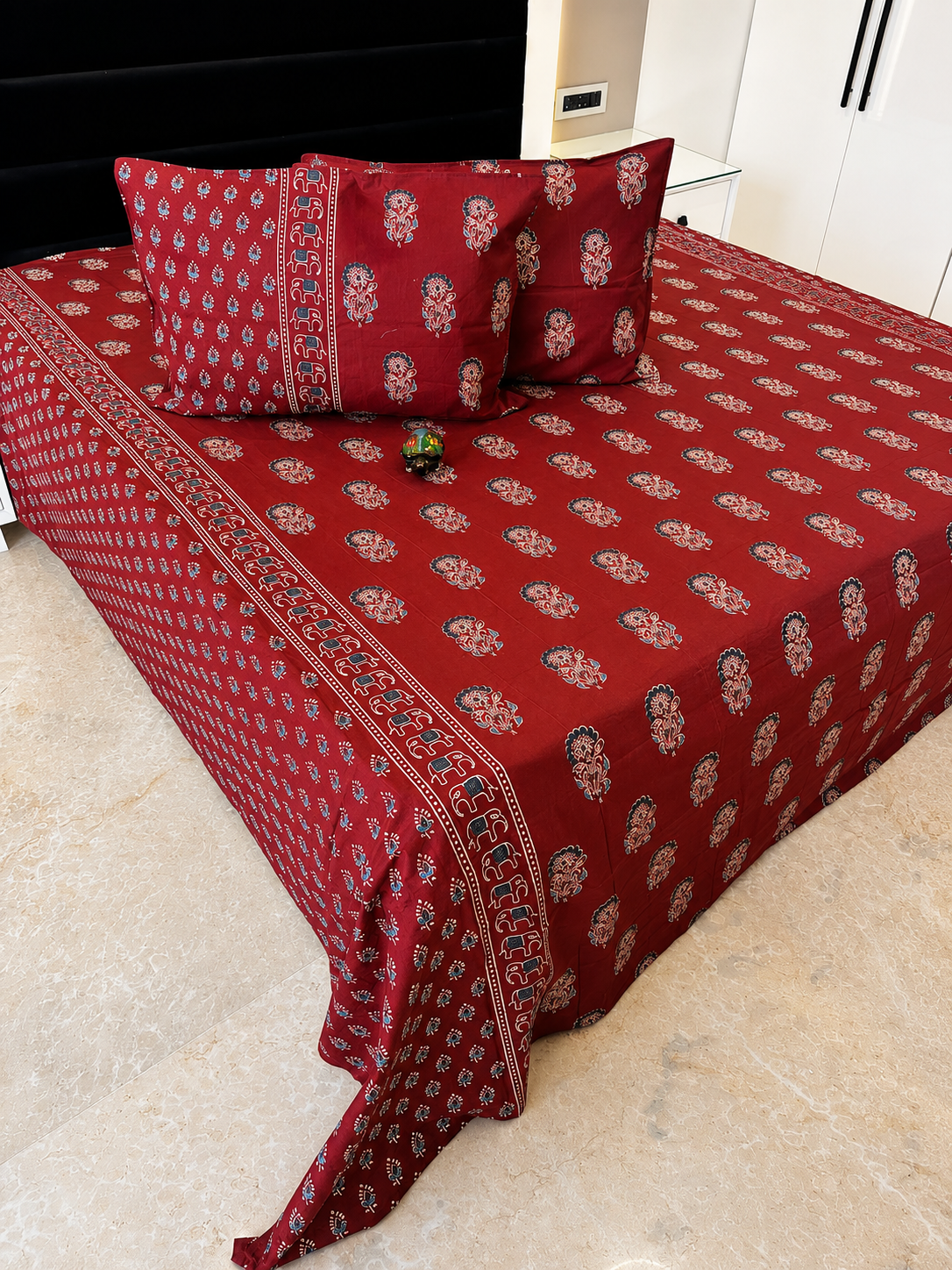 Mridu Jumbo King Bedsheet Set |110x110 inches | 100% Cotton  •  Jumbo King Bedsheet Set |110x110 inches | 100% Cotton