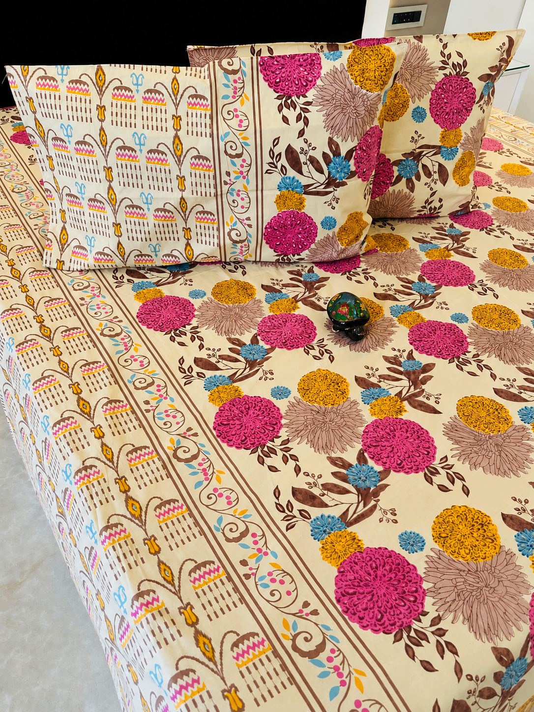 Sukhangan Jumbo King Bedsheet Set |110x110 inches | 100% Cotton  •  Jumbo King Bedsheet Set |110x110 inches | 100% Cotton